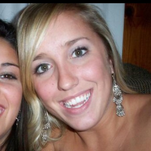 Meet your Posher, Katie - Picture 2 of 2